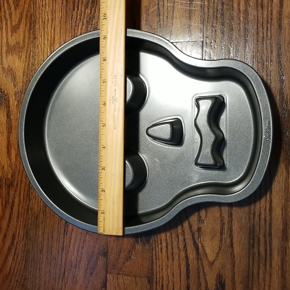 Wilton Skull Shaped Baking Pan - Picture 3 of 6